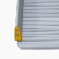 Rollstuhlrampe / Kofferrampe Detail rutschfeste Oberfläche