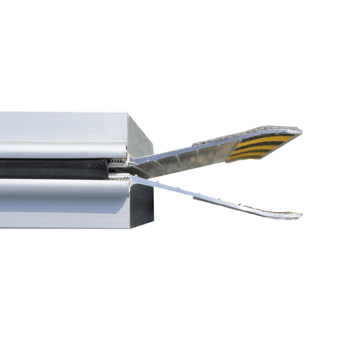 Rollstuhlrampe / Kofferrampe leicht Detail Auflage unten geklappt