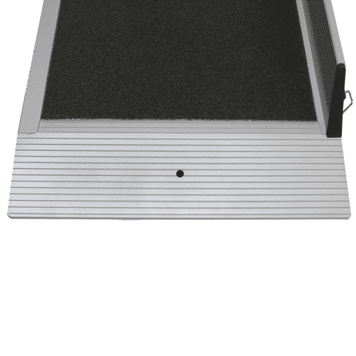 Rollstuhlrampe / Flächenrampe 2-teilig Detail Auflage mit Befestigungsloch