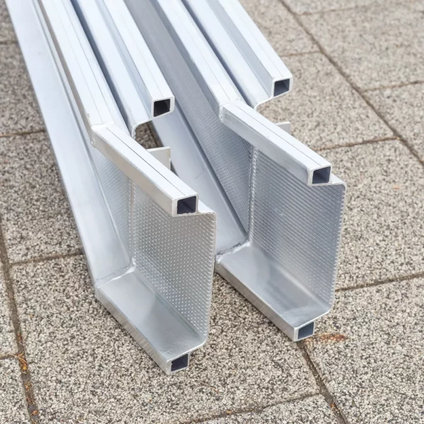 Detailaufnahme der Auflagefläche von zwei parallel nebeneinander platzierten